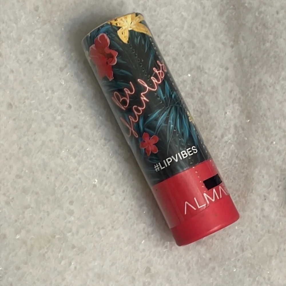 Almay lip vibes
